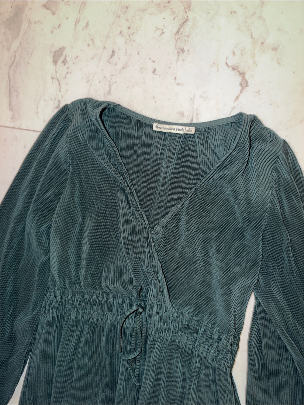 Abercrombie & Fitch Forest Green Pleated Wrap Blouse - Picture 4 of 4